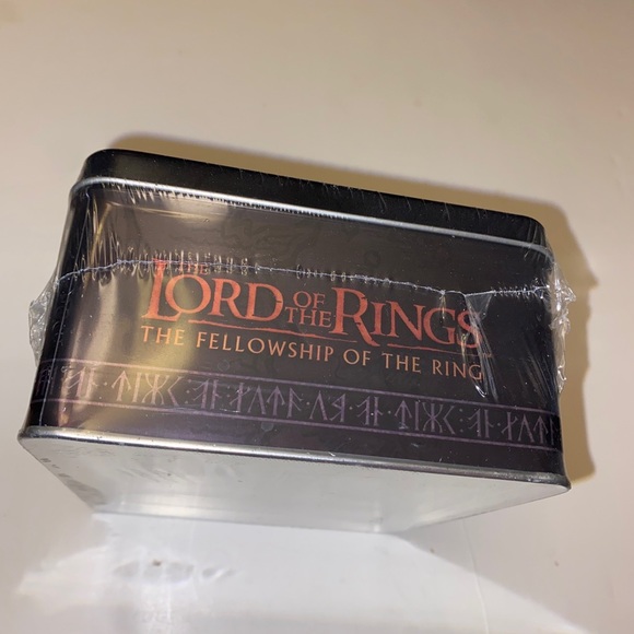 Lord Rings Fellowship Frodo Ring Action Flipz Cards Tin Sealed LOTR Artbox Blue - Picture 4 of 6
